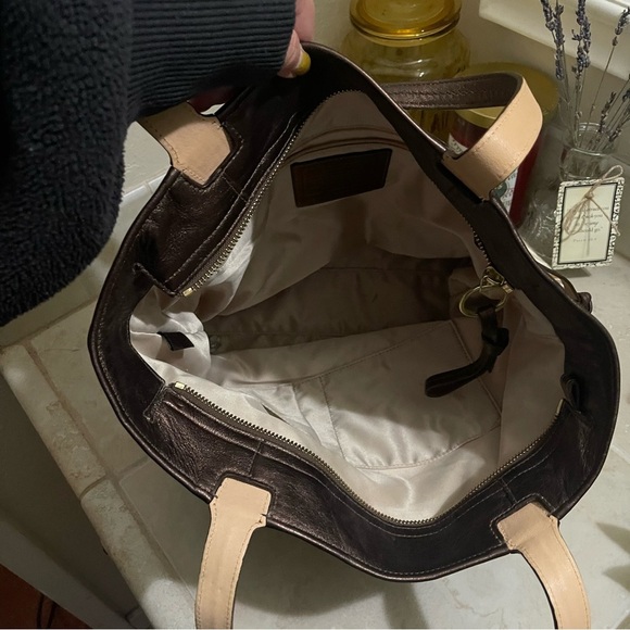 COACH - Audrey op art swirl in cream and brown cloth tote- 17044- EUC - Picture 10 of 10